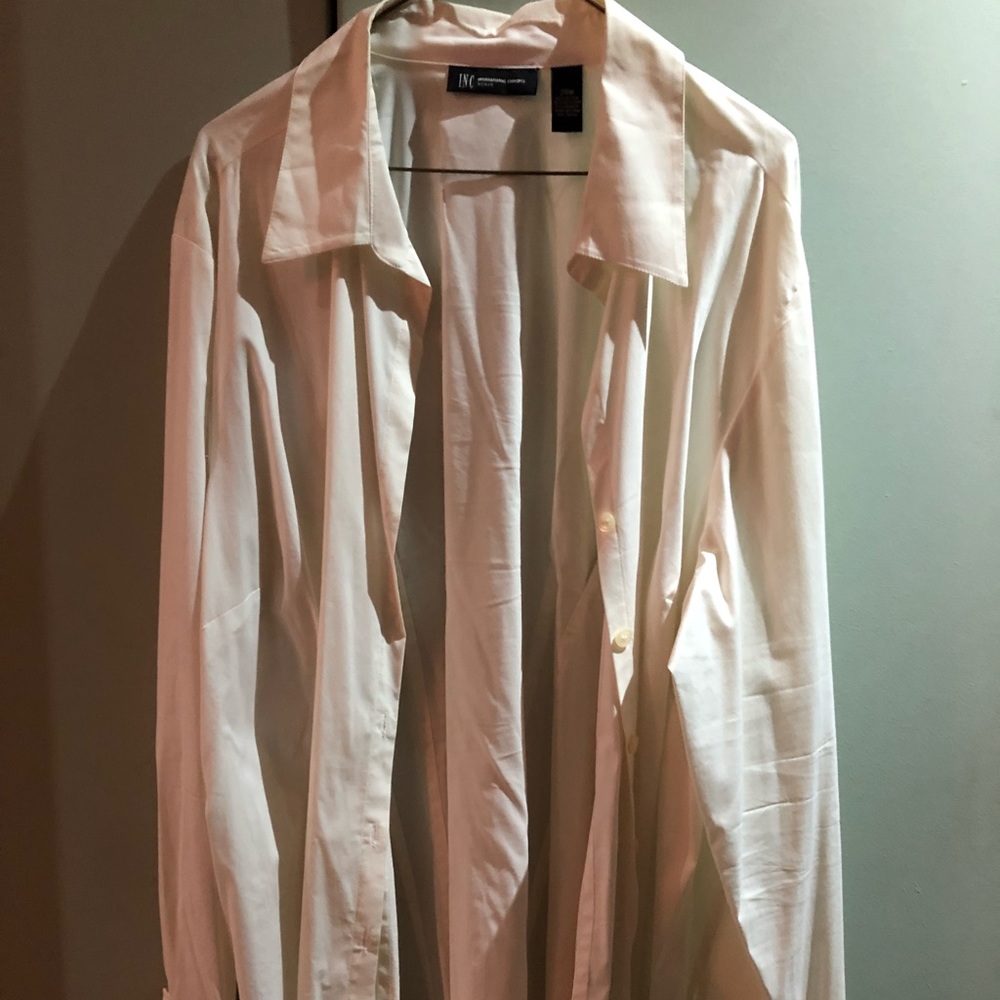 Beautiful, comfortable blouse, stylish, well-made